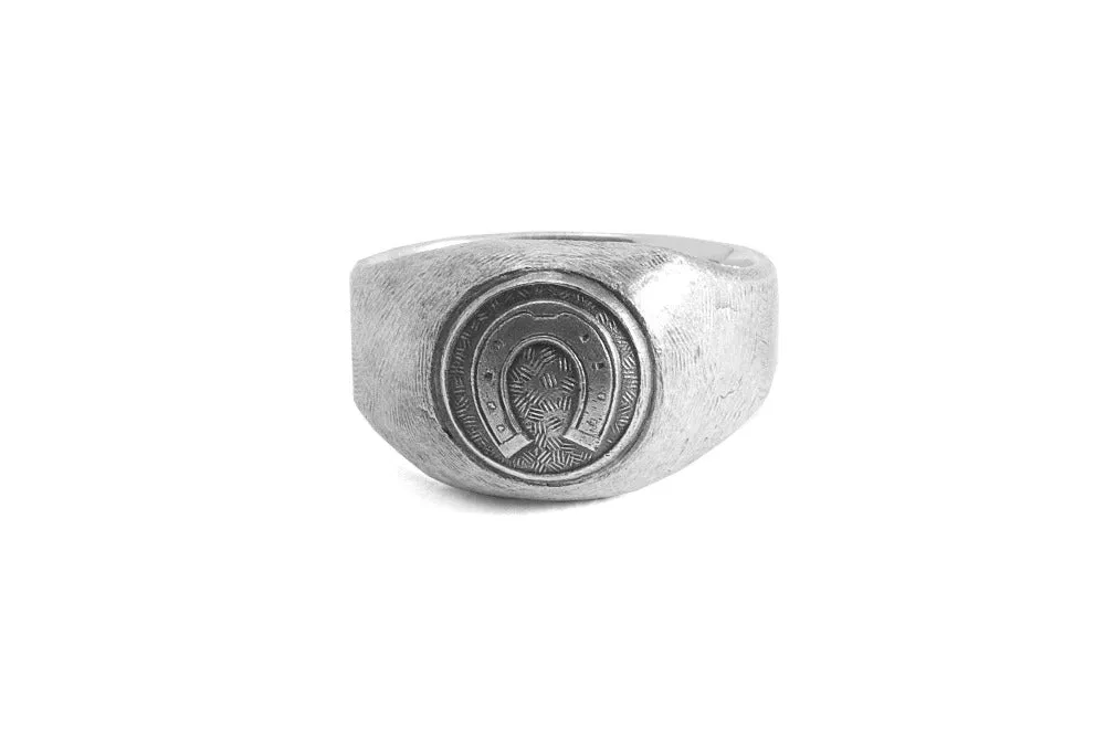 #020 - Signet Ring Horseshoe