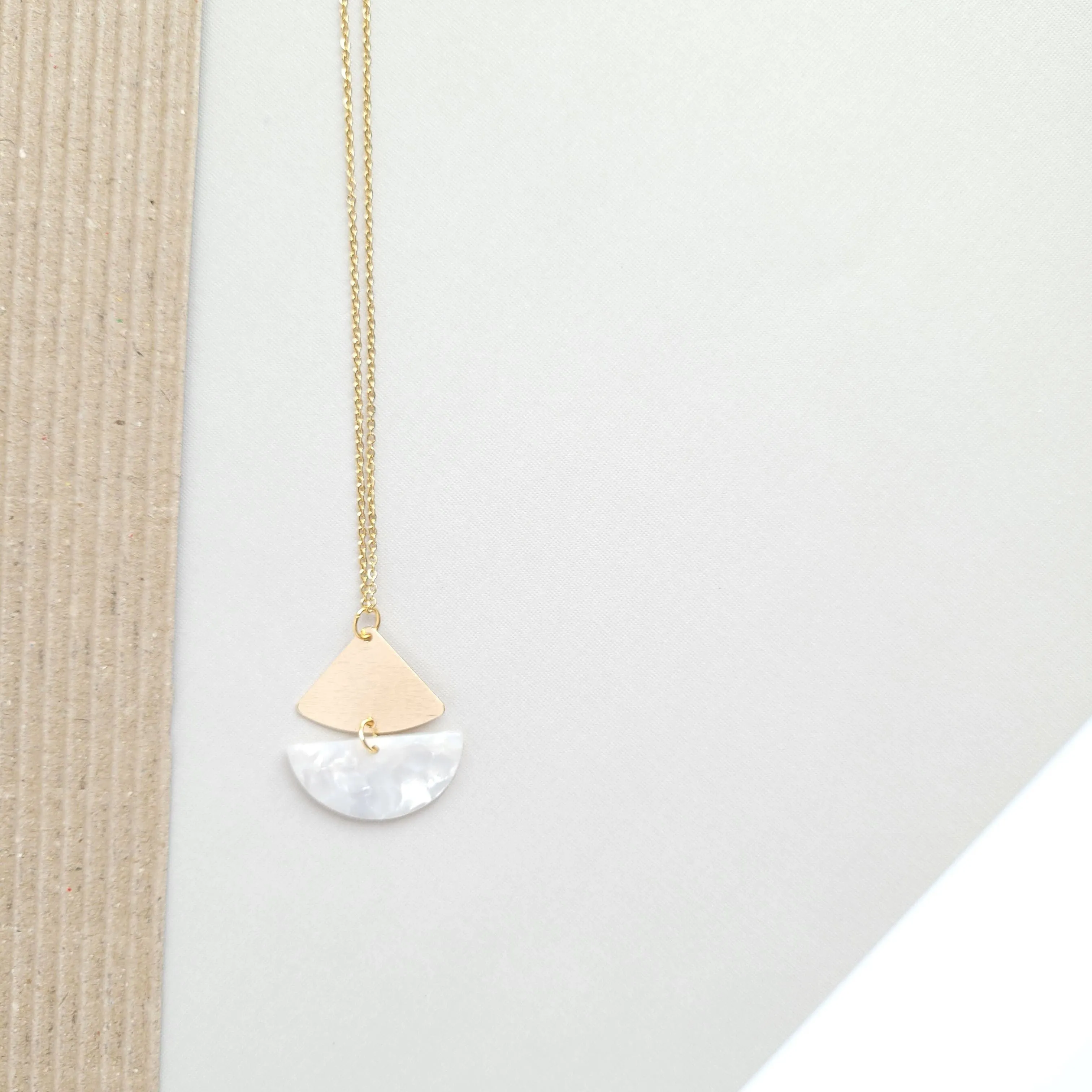 Ava Necklace - Pearl