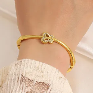 B859 - Zircon hollow butterfly bracelet