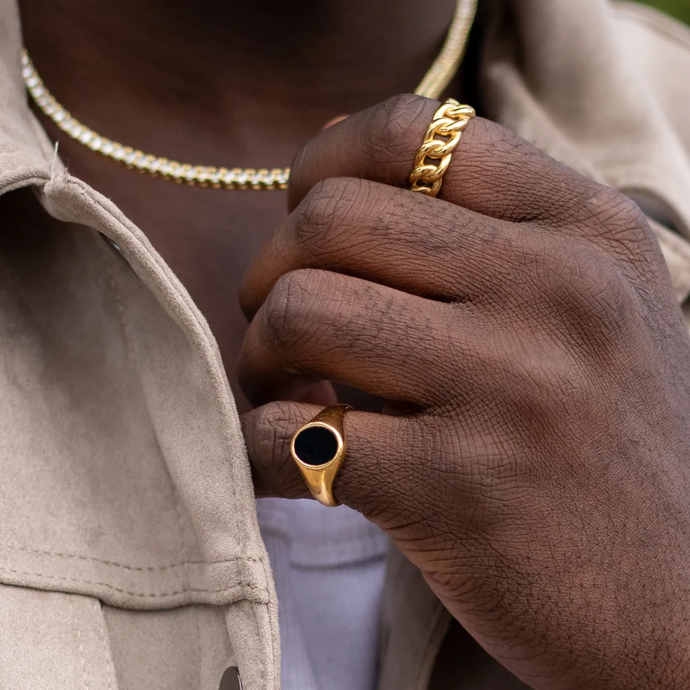 Black Onyx Signet Ring - Gold