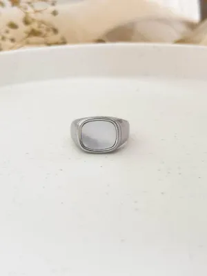 Luki Signet Ring