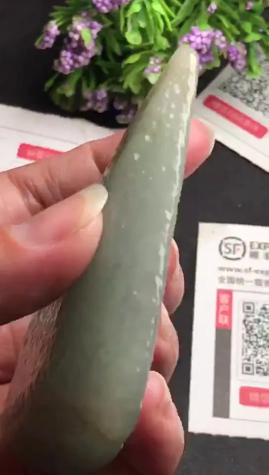 Natural Jade Rough Jadeite Raw (106g,7.8X4.1X1.6cm)-V1189