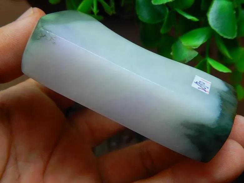 Natural Jade Rough Jadeite Raw (121g, 74X38X16mm)