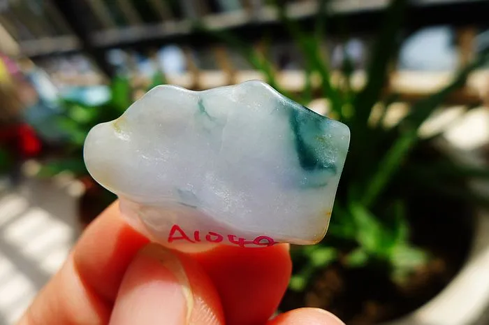 Natural Jade Rough Jadeite Raw (6g,2.7X2.1X0.8cm)