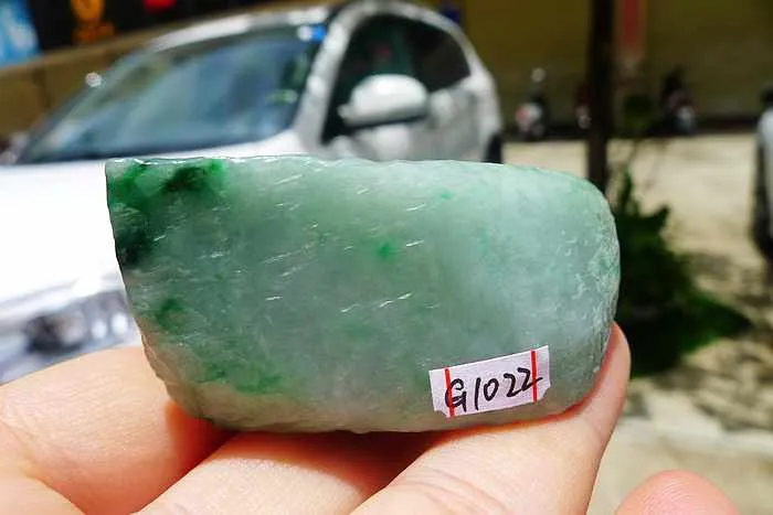 Natural Jade Rough Jadeite Raw (71g,5.3X2.7X2.2cm)