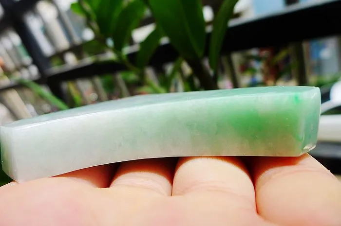 Natural Jade Rough Jadeite Raw (78g,5.6X5.2x1.3cm)