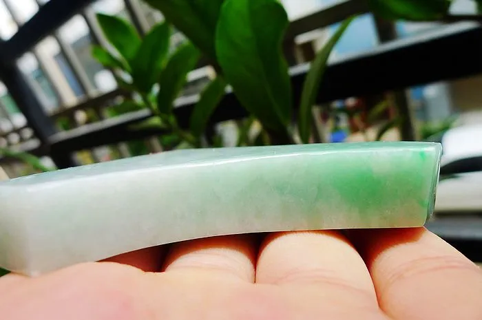 Natural Jade Rough Jadeite Raw (78g,5.6X5.2x1.3cm)