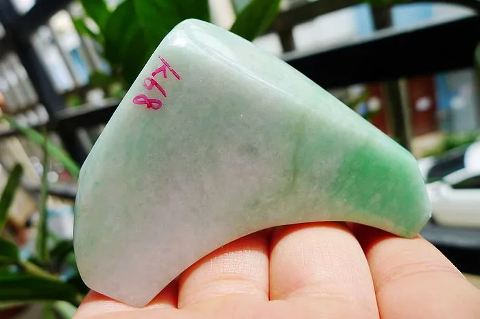 Natural Jade Rough Jadeite Raw (78g,5.6X5.2x1.3cm)