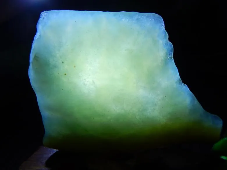 Natural Jade Rough Jadeite Raw (87g, 67X53X13mm)