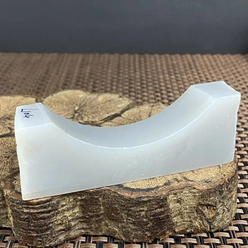 Natural Kunlun Jade Rough Nephrite Raw (102g,8.3X2.9X1.8cm)