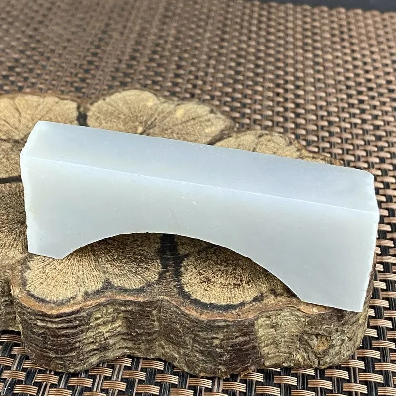 Natural Kunlun Jade Rough Nephrite Raw (102g,8.3X2.9X1.8cm)