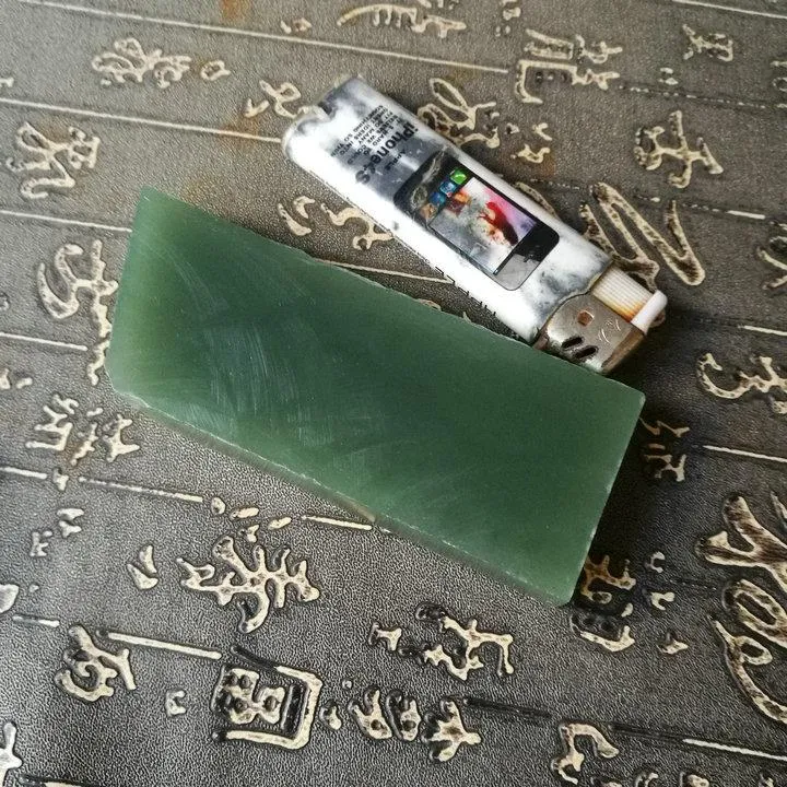 Natural Kunlun Jade Rough Nephrite Raw (10X4X1.4cm)