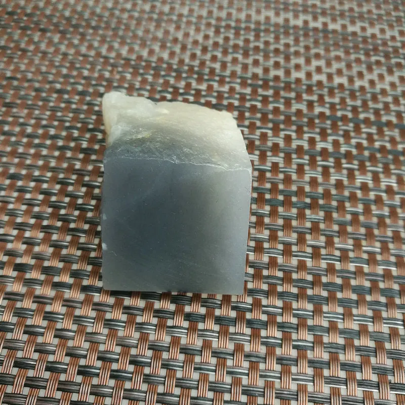 Natural Kunlun Jade Rough Nephrite Raw (114g, 4.3X3.7X1.5cm)