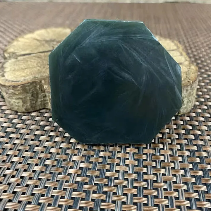 Natural Kunlun Jade Rough Nephrite Raw (133g,6.3X6.0X1.3cm)