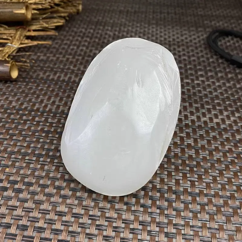 Natural Kunlun Jade Rough Nephrite Raw (133g,7.8X5.3X1.7cm)