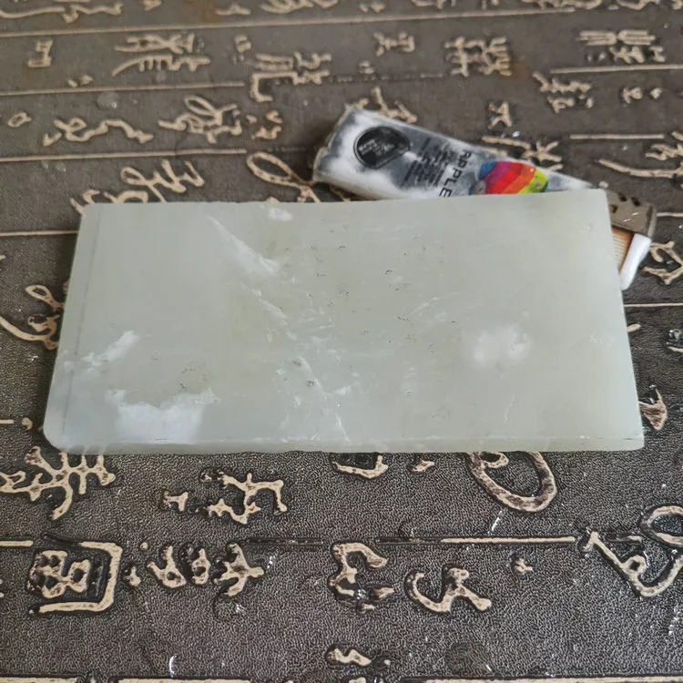 Natural Kunlun Jade Rough Nephrite Raw (143g, 12X6X0.5cm)