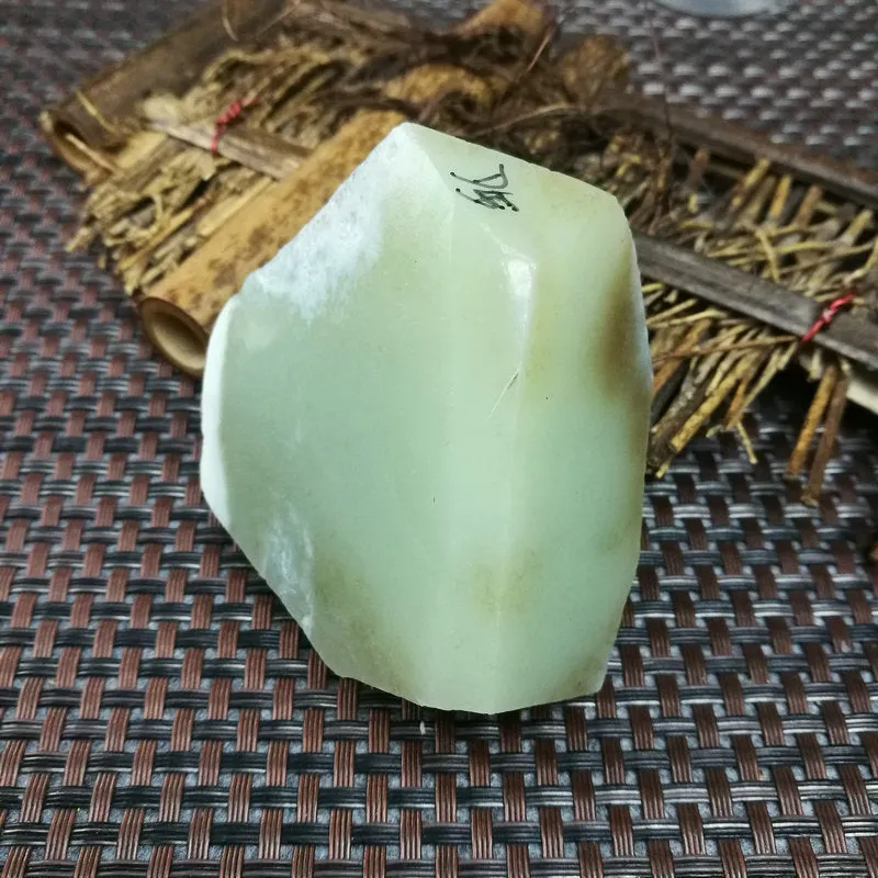 Natural Kunlun Jade Rough Nephrite Raw (169g,6X5.5X3.3cm)