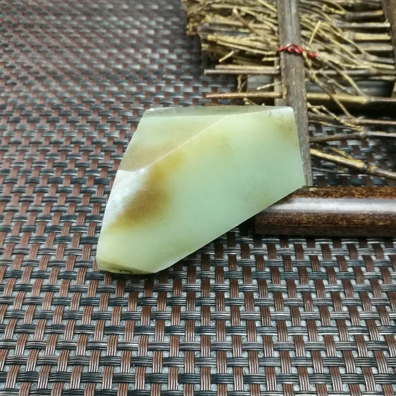 Natural Kunlun Jade Rough Nephrite Raw (169g,6X5.5X3.3cm)