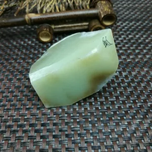 Natural Kunlun Jade Rough Nephrite Raw (169g,6X5.5X3.3cm)