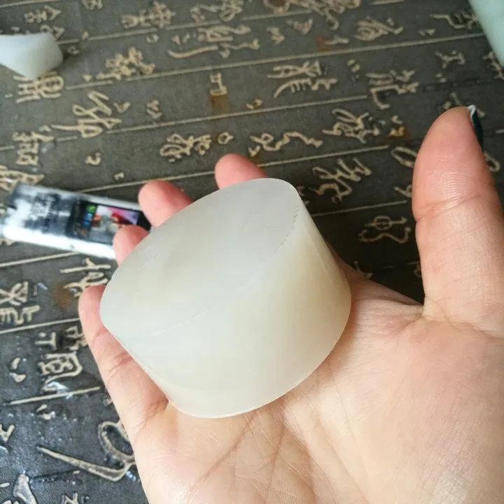 Natural Kunlun Jade Rough Nephrite Raw (178g, 5.3X2.7cm)