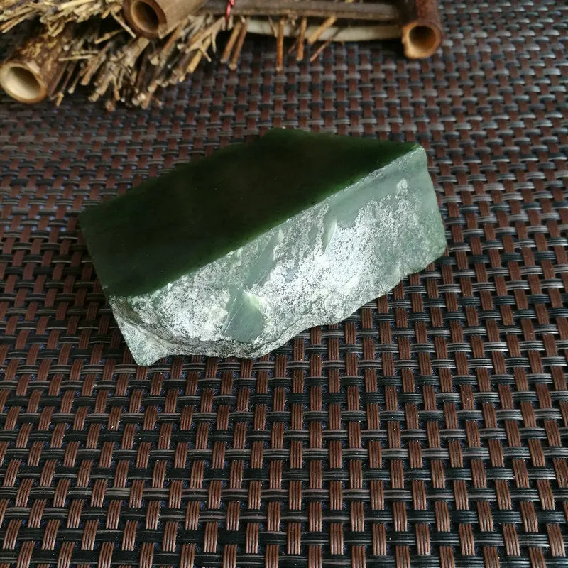 Natural Kunlun Jade Rough Nephrite Raw (239g,7.5X6X3cm)