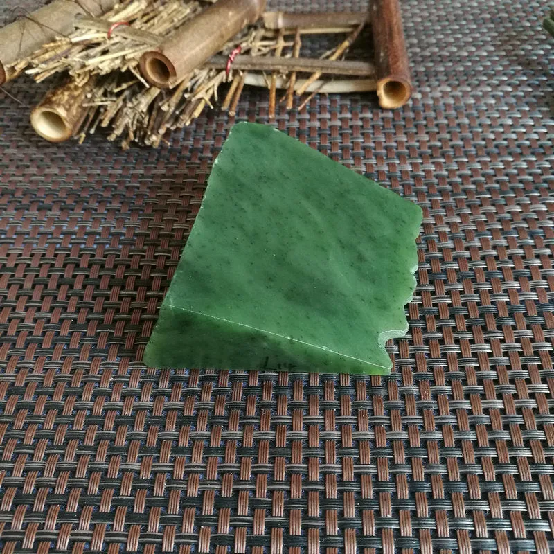 Natural Kunlun Jade Rough Nephrite Raw (239g,7.5X6X3cm)