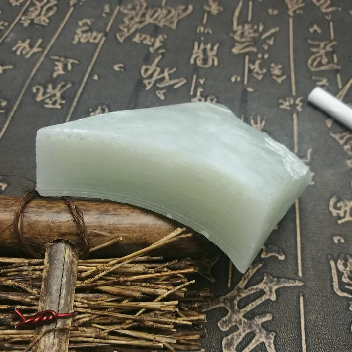 Natural Kunlun Jade Rough Nephrite Raw (243g, 7X6X2.1cm)