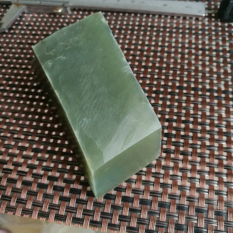 Natural Kunlun Jade Rough Nephrite Raw (252g, 8X4X3.5cm)