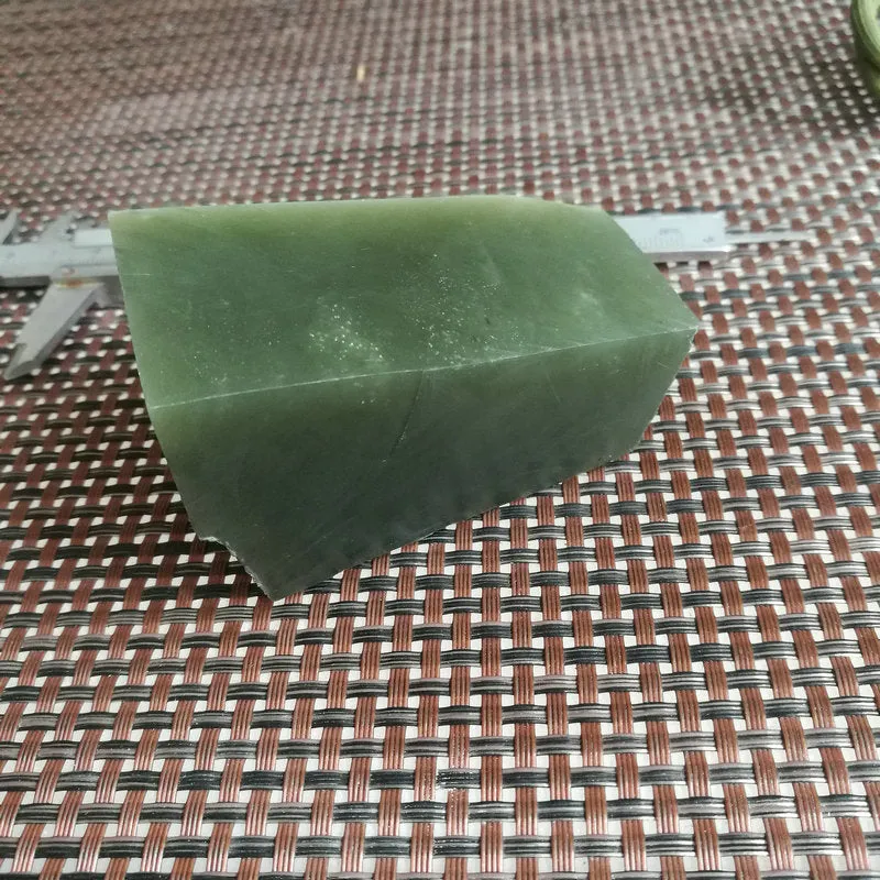 Natural Kunlun Jade Rough Nephrite Raw (252g, 8X4X3.5cm)