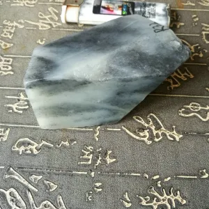 Natural Kunlun Jade Rough Nephrite Raw (389g, 8X6X3.5cm)