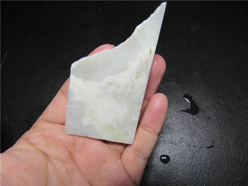 Natural Kunlun Jade Rough Nephrite Raw (61.68g, 80X42X8mm)