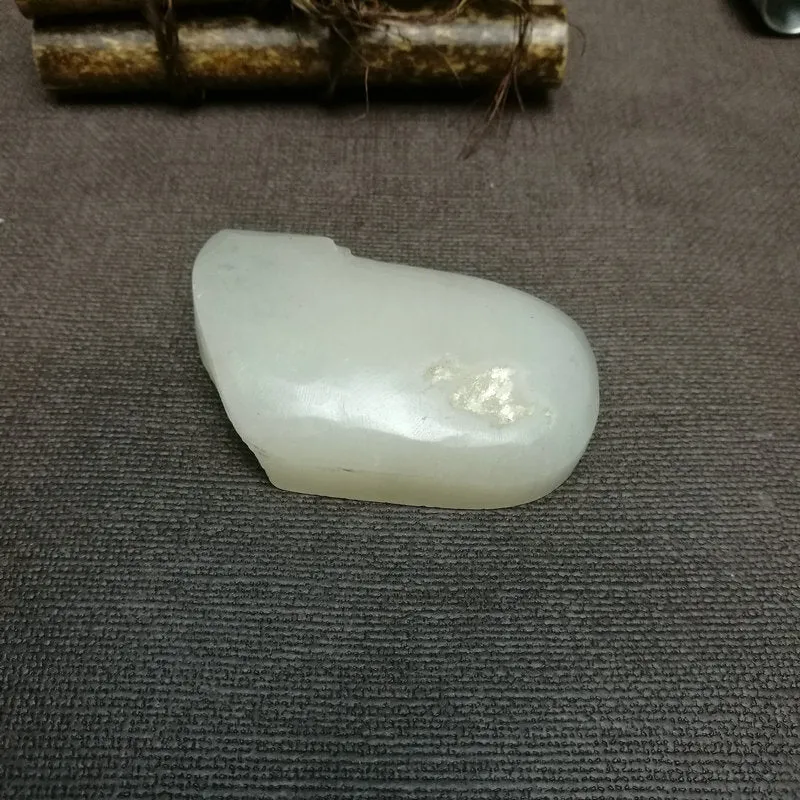 Natural Kunlun Jade Rough Nephrite Raw (91g, 6.2x3.8x1.7cm)