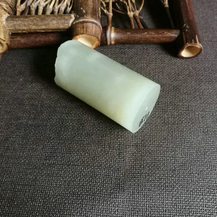 Natural Kunlun Jade Rough Nephrite Raw (92g,5X2.8cm)