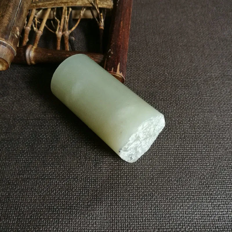 Natural Kunlun Jade Rough Nephrite Raw (92g,5X2.8cm)