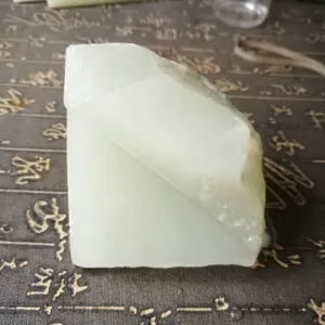 Natural Kunlun Jade Rough Nephrite Raw S-(422g, 8X7X6cm)