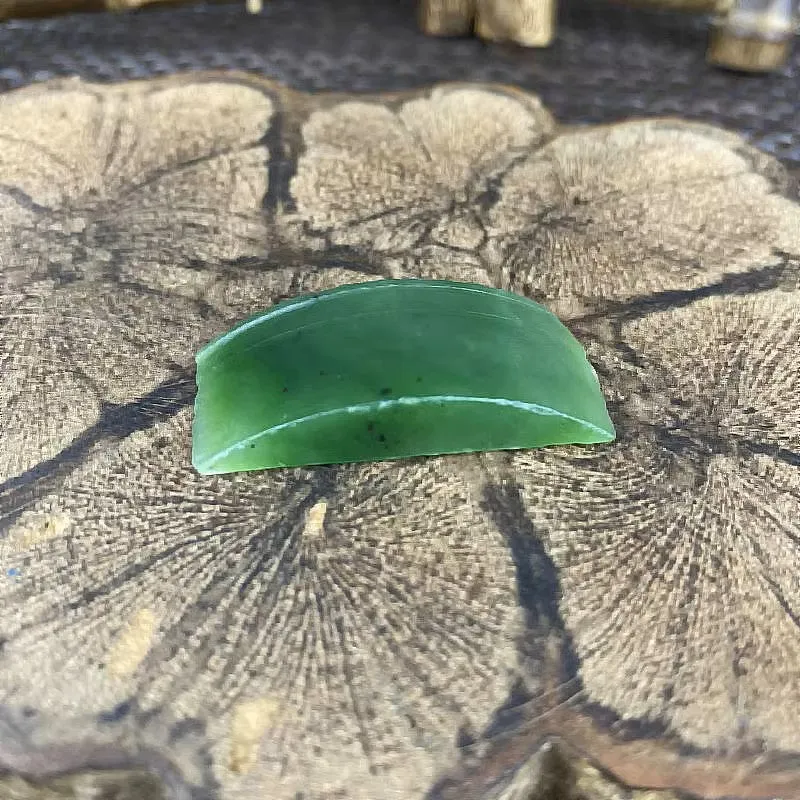 Natural Siberian Jade Rough Nephrite Raw (12g, 4.0X1.6X0.8cm)