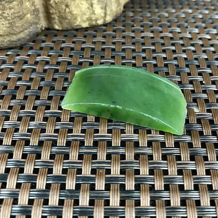 Natural Siberian Jade Rough Nephrite Raw (12g, 4.0X1.6X0.8cm)