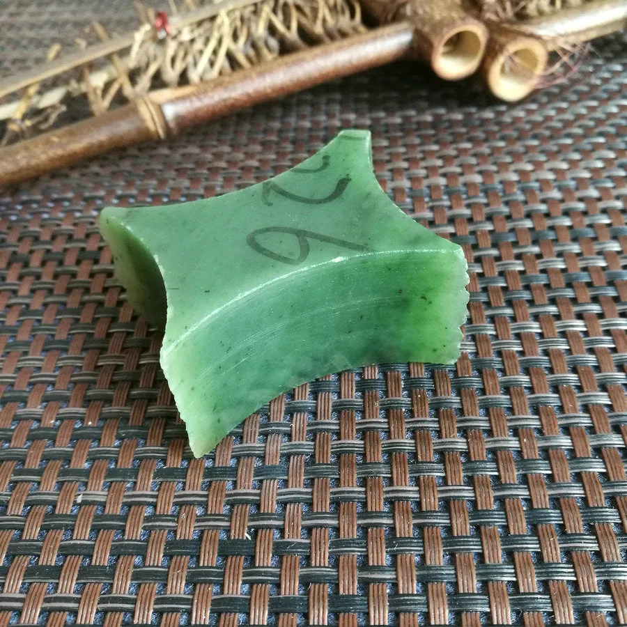 Natural Siberian Jade Rough Nephrite Raw (98g,4X2.5X2.6cm)