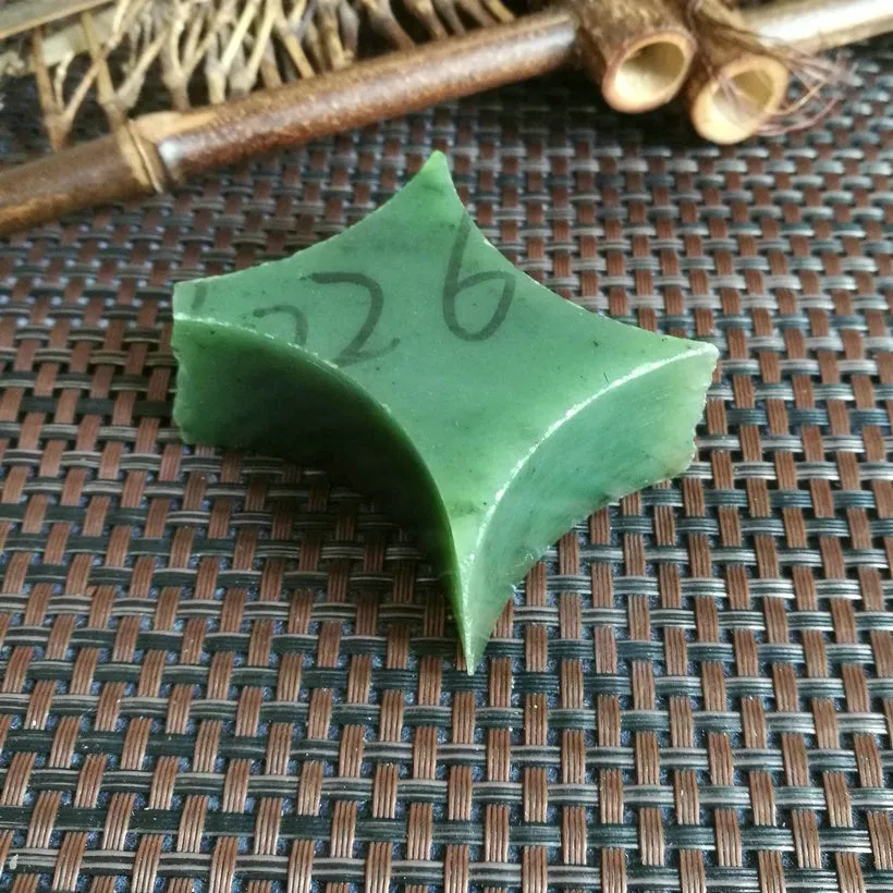 Natural Siberian Jade Rough Nephrite Raw (98g,4X2.5X2.6cm)