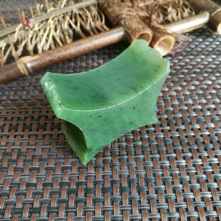 Natural Siberian Jade Rough Nephrite Raw (98g,4X2.5X2.6cm)