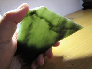 Natural Siberian Jade Rough Russia nephrite Raw (117.66g, 123X90X7mm)