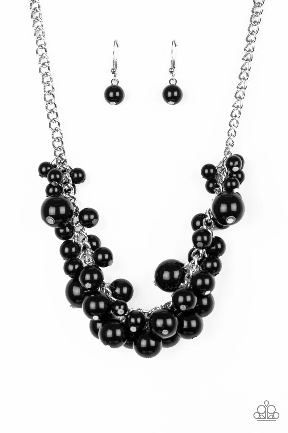 Paparazzi Glam Queen Necklace Black