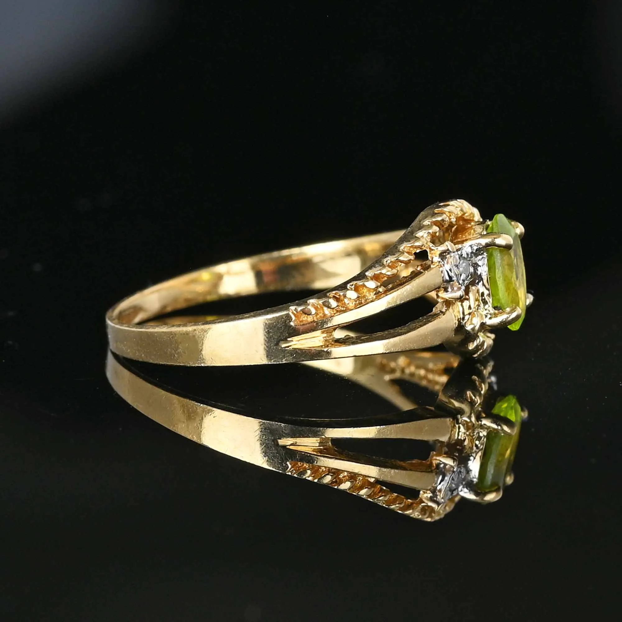 Vintage Bypass Gold Diamond Peridot Ring