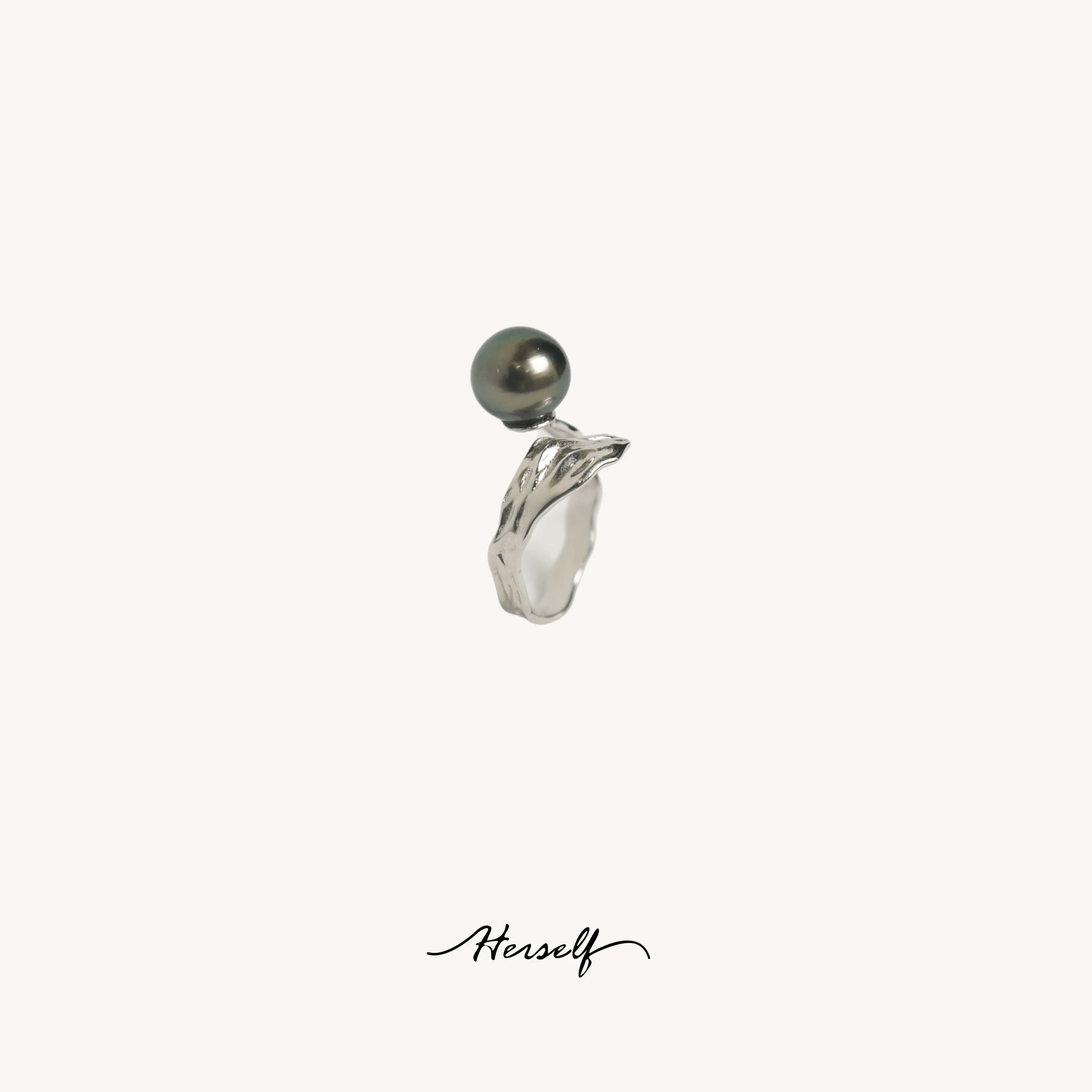 Whaletail Single Tahiti Pearl Ring